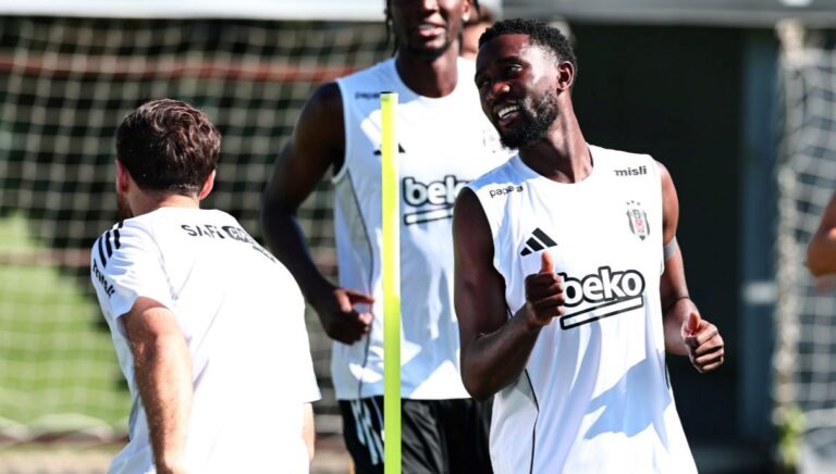 besiktasin-yeni-yildizi-ilk-antrenmanina-cikti-5LRzi7sO.jpg