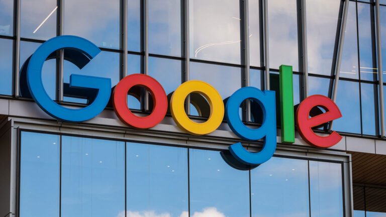 googlea-bir-darbe-daha-epic-games-store-play-storea-geliyor-UTOBsbMO.jpg