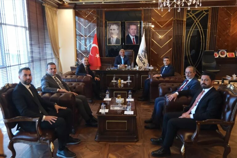 kultur-ve-turizm-bakani-ersoy-bingolde-konustu-aciklamasi-EyYEt3HK.jpg