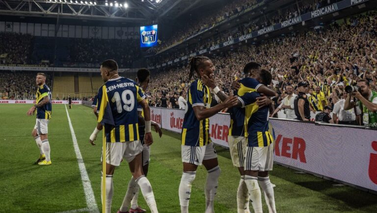 reklamdan-rahatsiz-oldu-fenerbahceyi-uefaya-sikayet-etti-mlDM1dzw.jpg