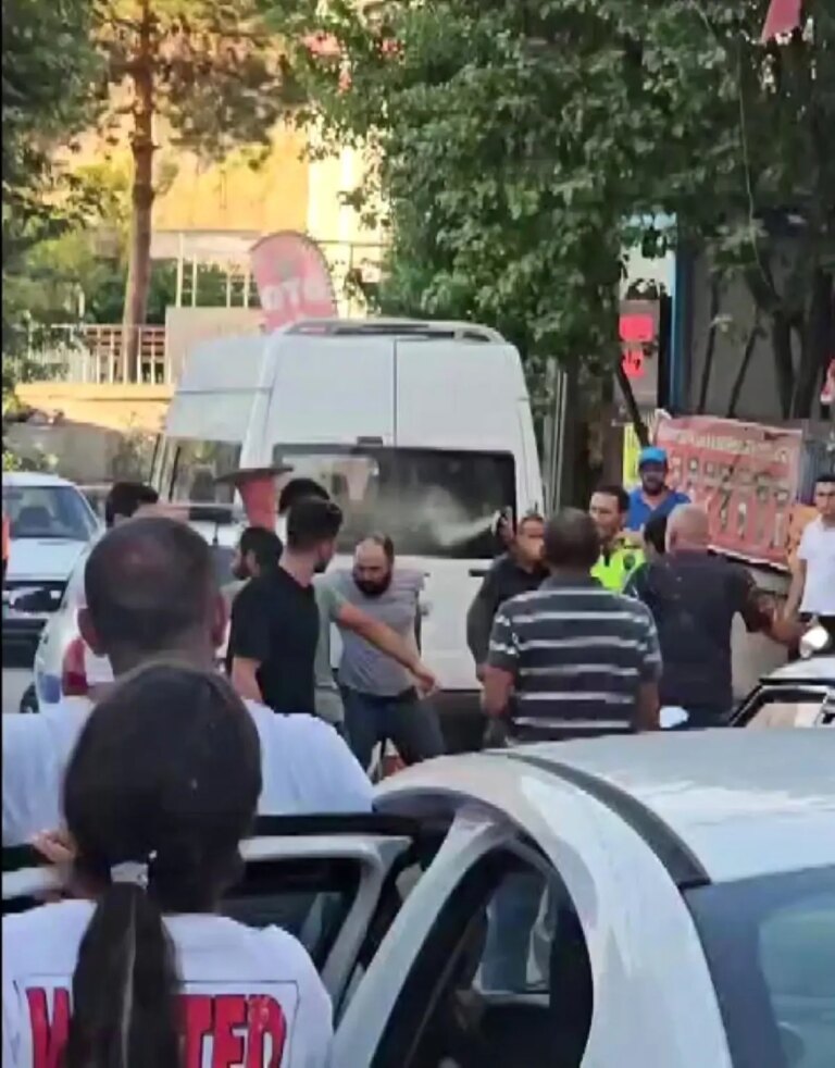 sivasta-alacak-kavgasi-5-yarali-GjCjjJBY.jpg