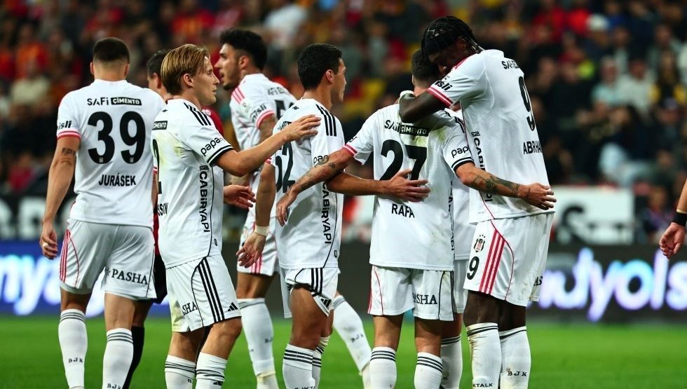 besiktas-zirveye-yaklasmanin-pesinde-dolmabahcede-rakip-kocaelispor-muhtemel-11-WDjcKiv9.jpg