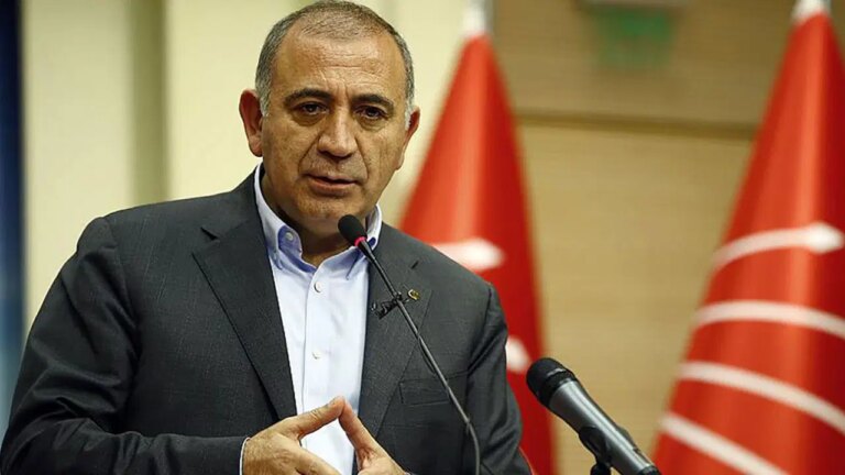 chp-istanbul-il-baskanligina-kayyum-olarak-atanan-gursel-tekin-bu-sefer-saat-verdi-o-koltuga-oturacagim-2wgaJ7vc.jpg