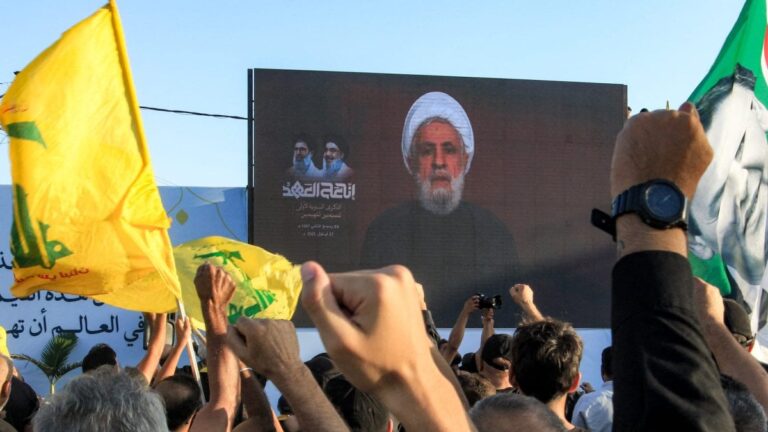 hasan-nasrallahin-olum-yil-donumunde-konusan-hizbullah-genel-sekreteri-naim-kasim-iktidara-meydan-okudu-silahlari-asla-birakmayacagiz-g16WU8mF.jpg