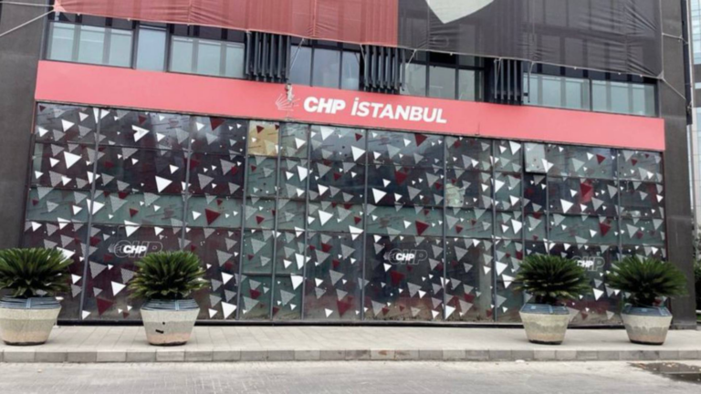istanbul-45-asliye-hukuk-mahkemesinin-durdurulmasini-istedigi-chp-il-kongresi-basladi-TxvpylA7.png