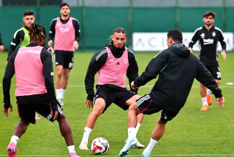 besiktas konyaspor maci hazirliklarina basladi 54TsabH7.jpg