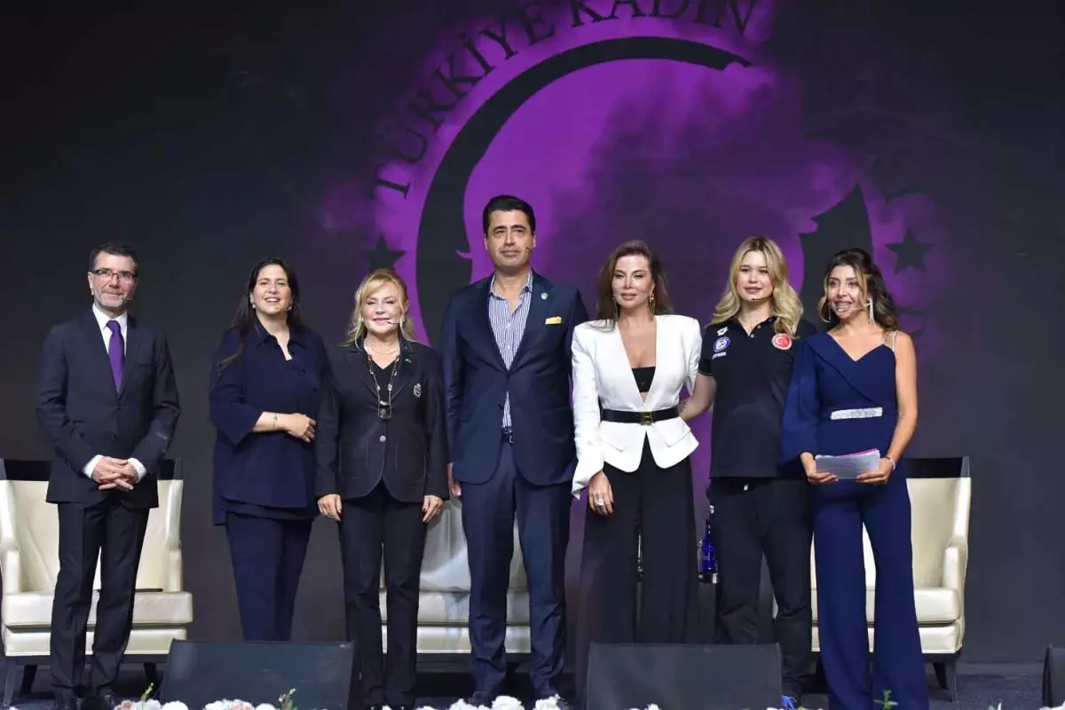 ilham veren kadinlar zirvesinde haberlercoma odul IeHjd1Ik.jpg
