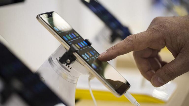 resmi gazetede yayimlandi telefonlara otv duzenlemesi fiyatlara indirim gelecek xXDM8Hfi.jpg