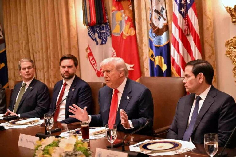 trump hamas silah birakmazsa biz silahsizlandiracagiz SjAJgOEK.jpg