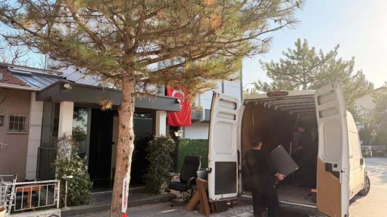 kemal kilicdaroglu ofisini bosaltti vcjbahT7.jpg