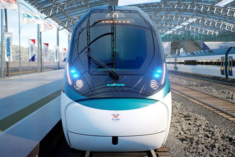 turkiyenin ilk milli hizli treni gelecek yil raylarda LgdbaTMA.jpg