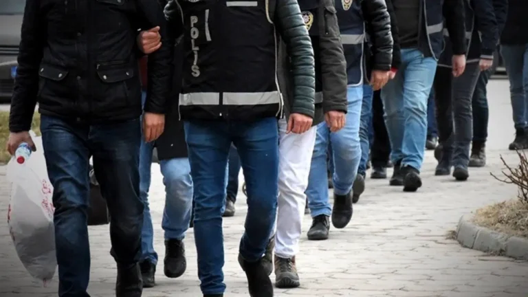 170-bin-dolarlik-fonu-iside-aktarmislar-16-ilde-operasyon-43-gozalti-952Dq2LB