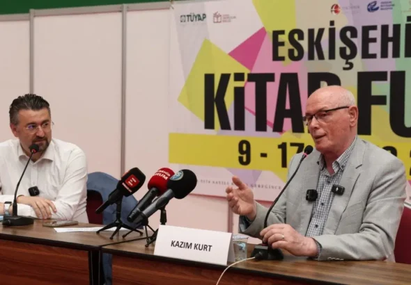 bir-halk-adaminin-yolculugu-eskisehir-kitap-fuarinda-okurla-bulustu-mBKwQrQm