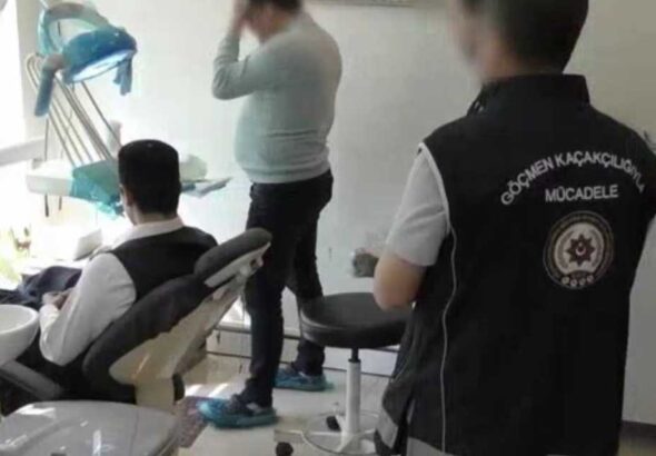 evlerini-resmen-hastaneye-cevirmisler-bursada-sahte-doktorlara-operasyon-BSREN5aY